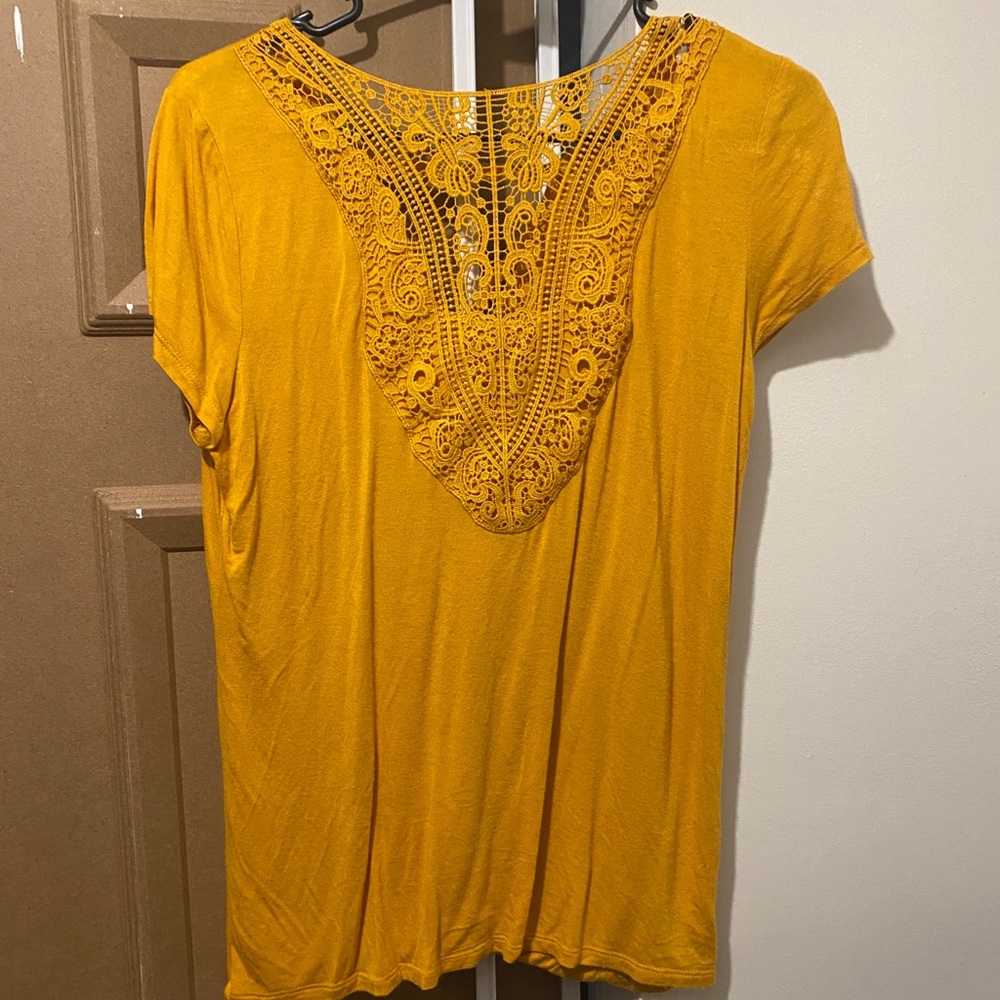 yellow top - Picture 2 of 3